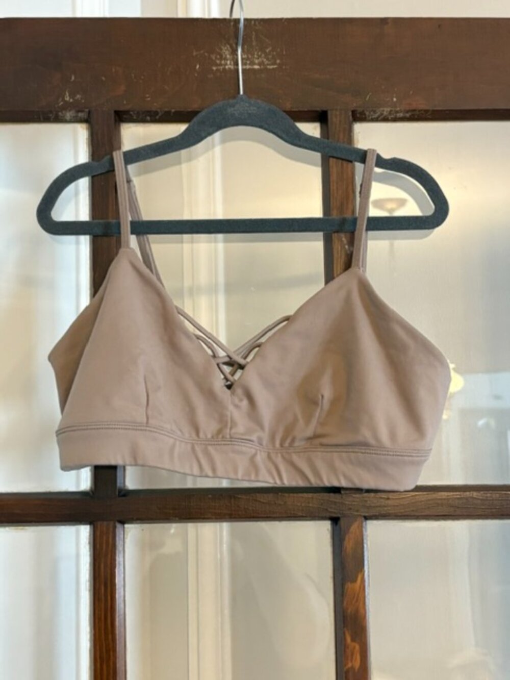Alo Yoga Interlace Bra in Taupe, Size Medium